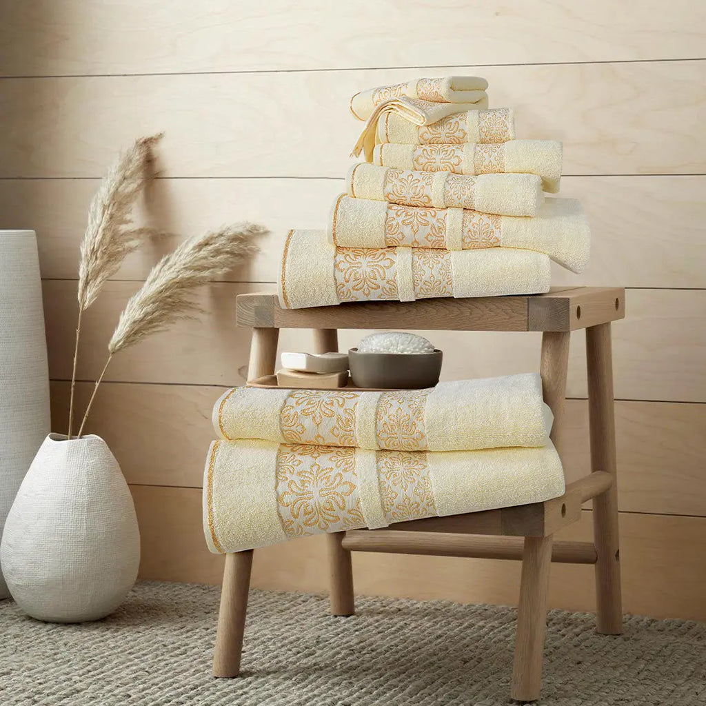 Cream Flower - 2-Pcs Jacquard Towel Set