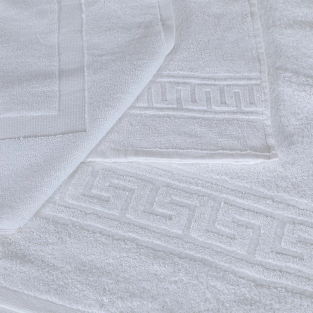 Export Quality White Towels Versatile