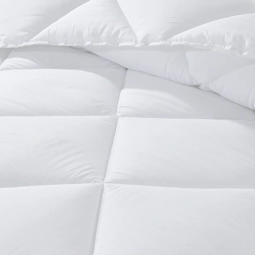 White Warm Quilt - Single