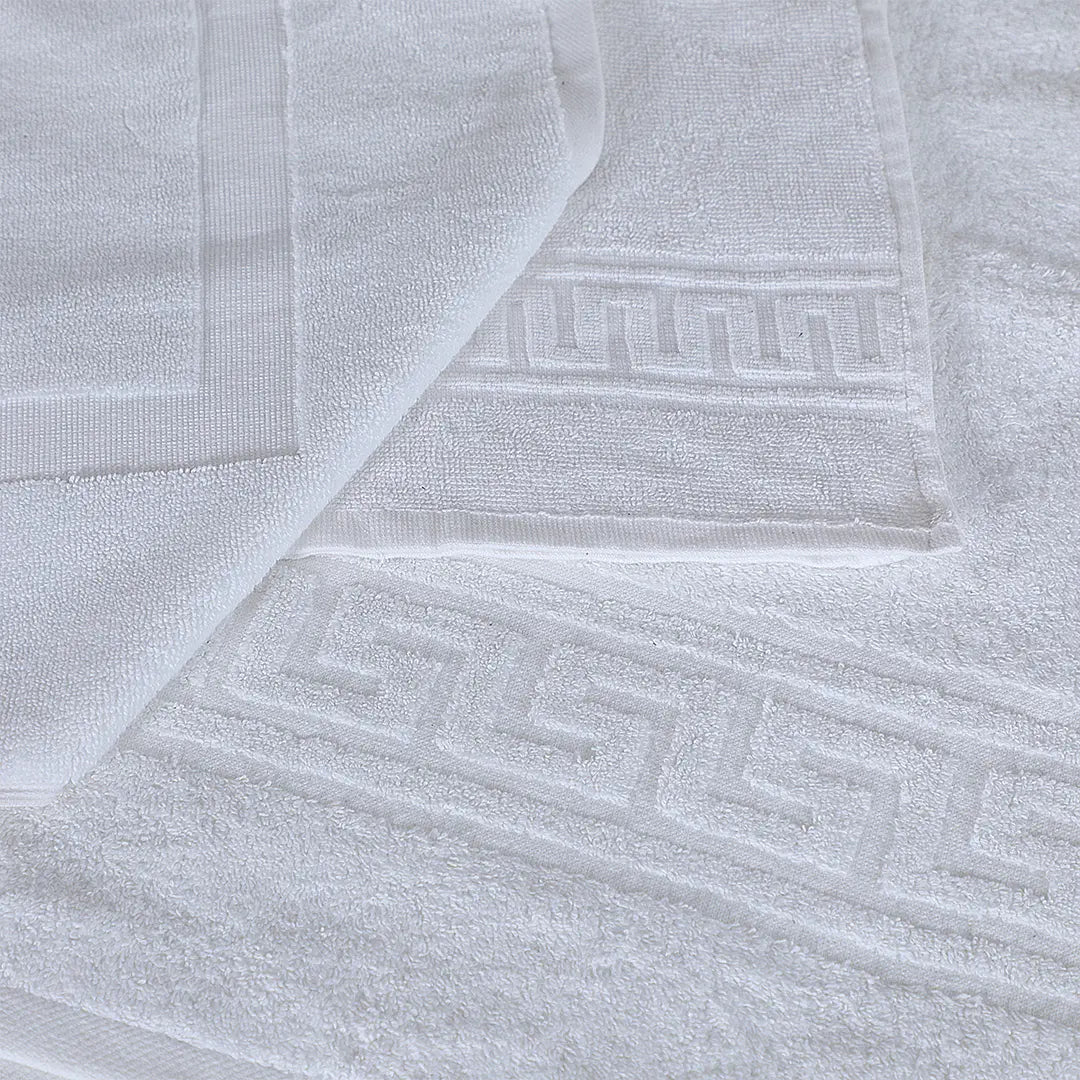 Export Quality White Towels Versatile