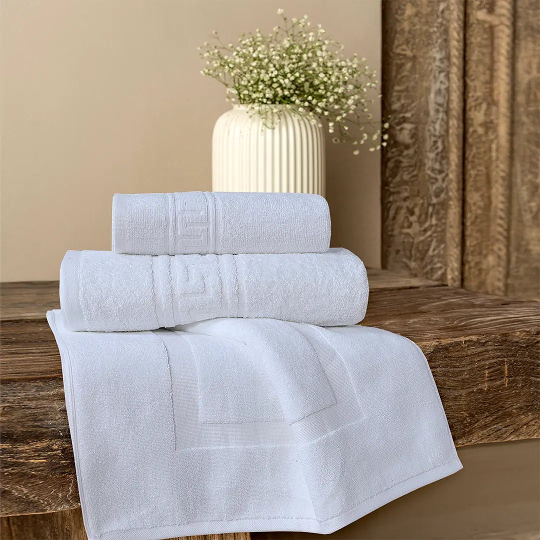 Export Quality White Towels Versatile - Lotus