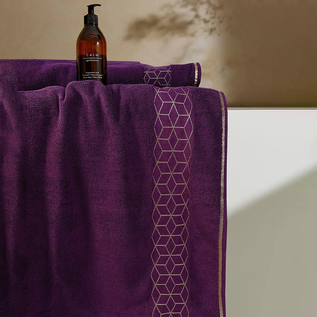 Magenta Diamond - 2 - Pcs Jacquard Towel Set - Lotus
