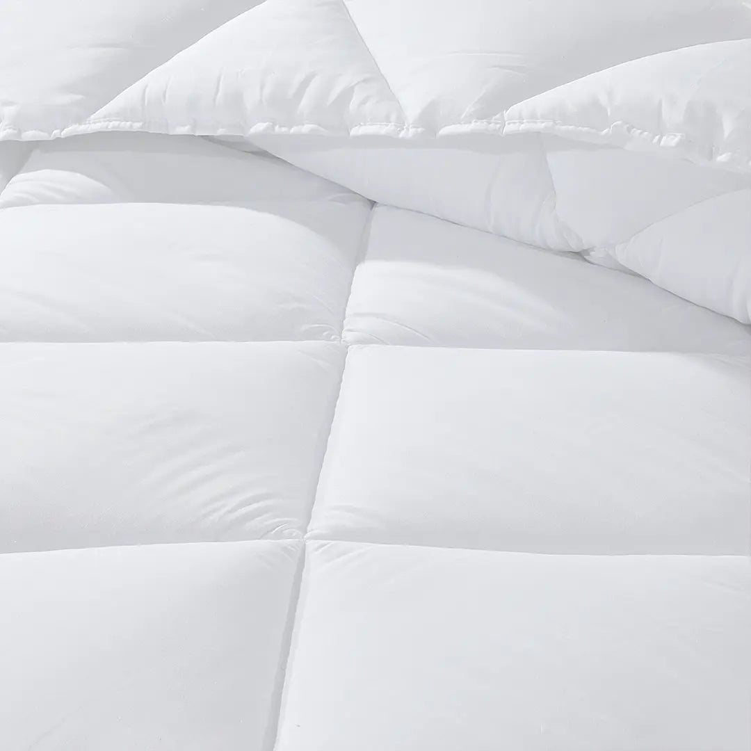 White Warm Quilt - Single - Lotus