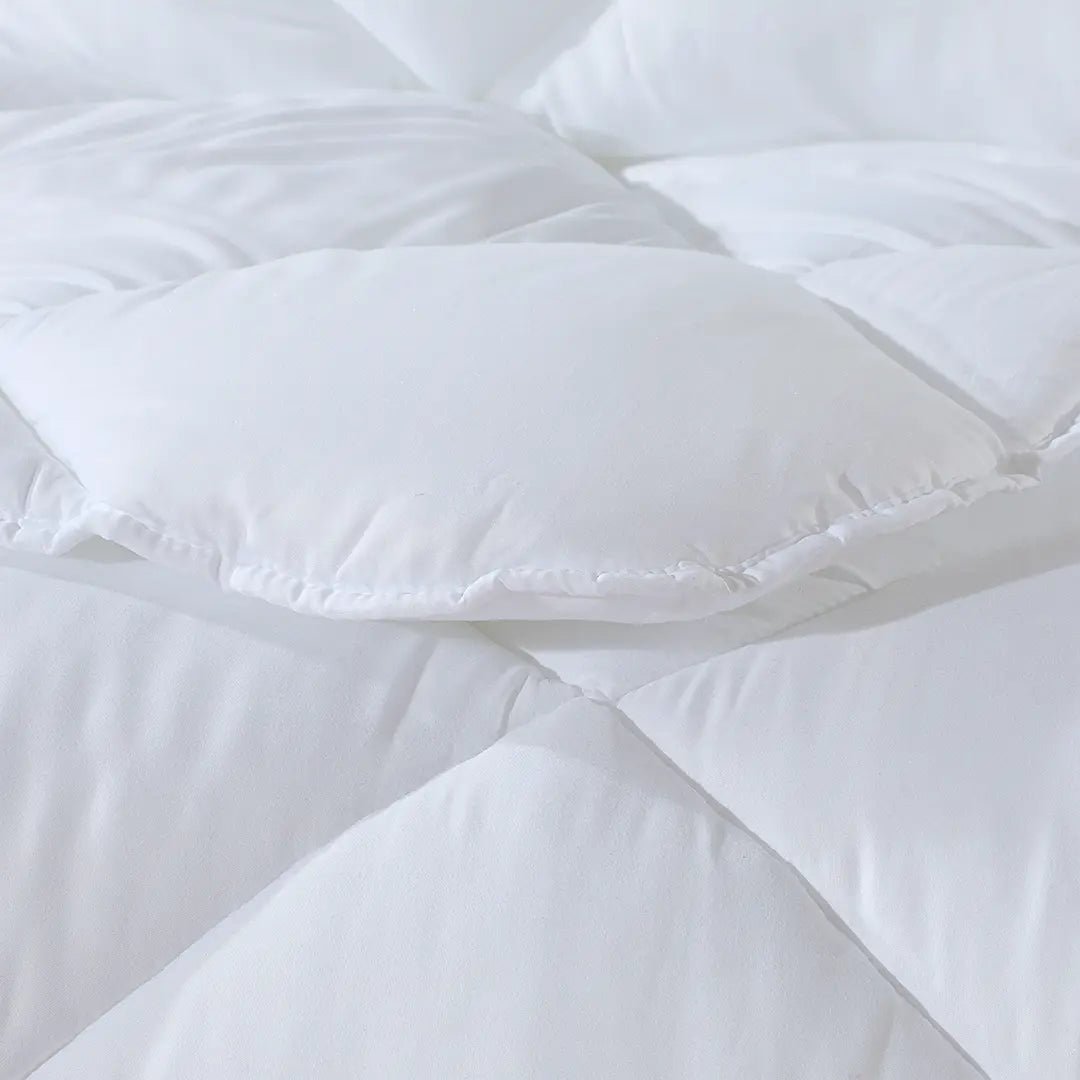 White Warm Quilt - Single - Lotus